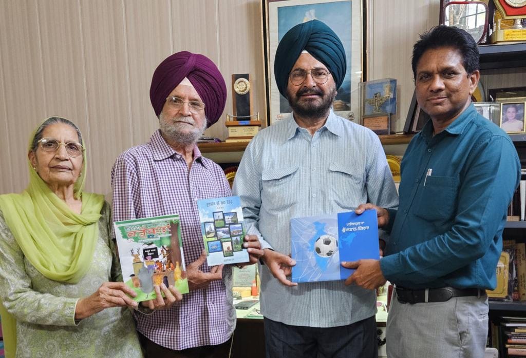 To create children's literature, one has to go back to childhood - Manmohan Singh Daun.